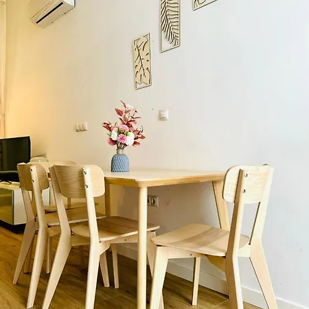 Relaxing Beachside Cabanyal Loft Apartment *