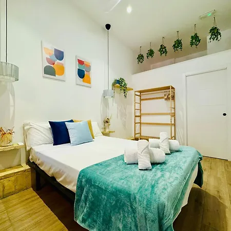 Relaxing Beachside Cabanyal Loft Apartment Valencia
