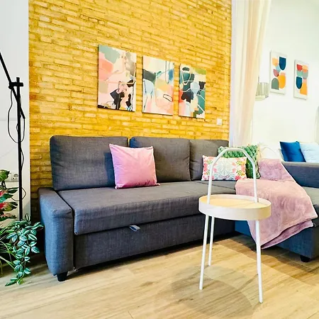 Relaxing Beachside Cabanyal Loft Valencia