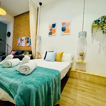 Relaxing Beachside Cabanyal Loft Apartment *