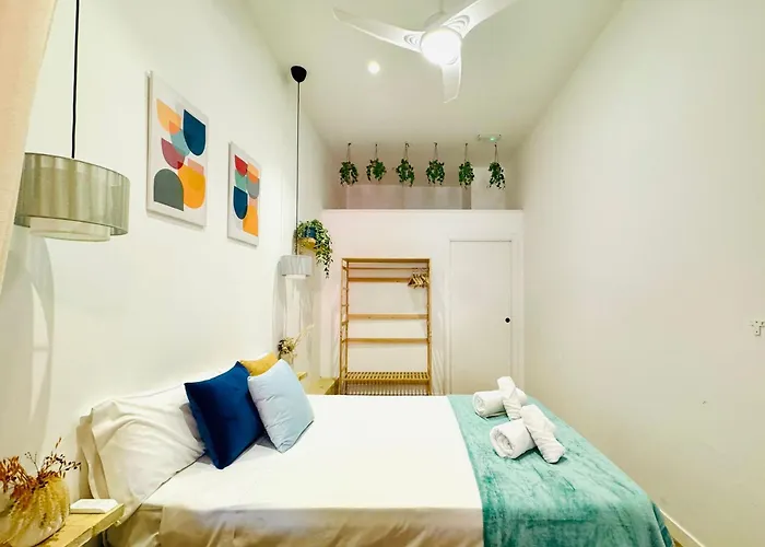 Relaxing Beachside Cabanyal Loft Apartment Valencia