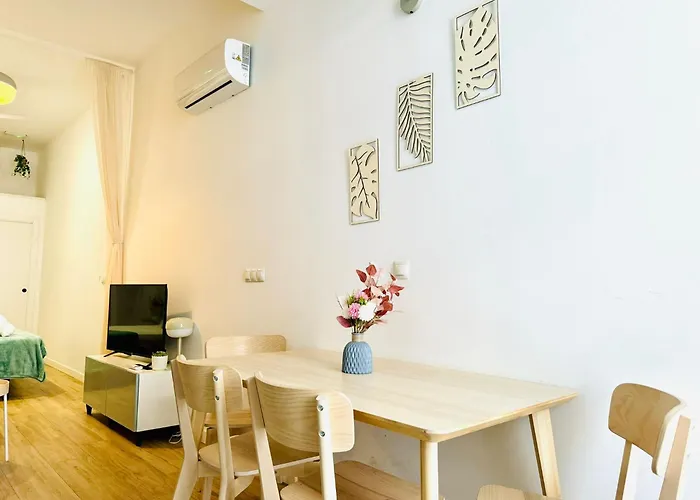 Relaxing Beachside Cabanyal Loft * Walencja